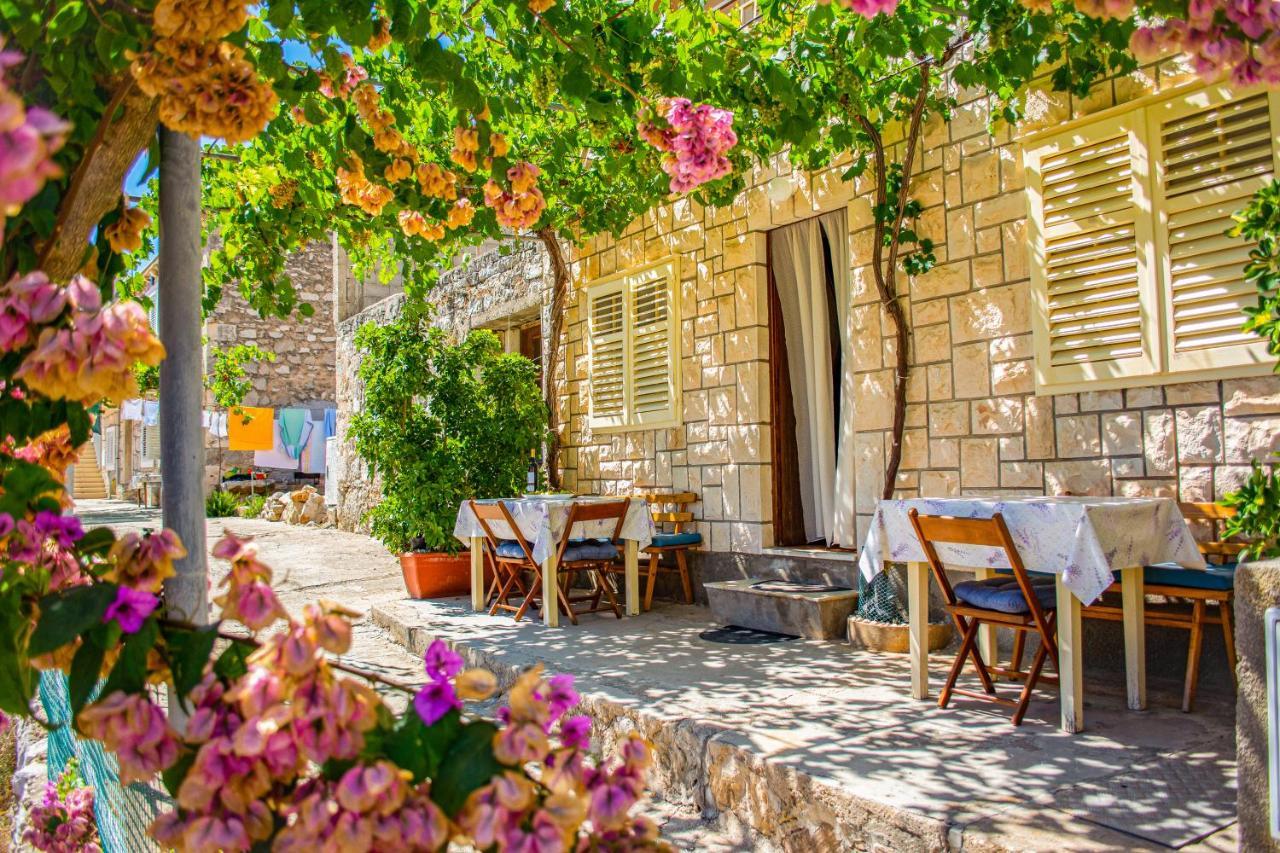Вилла Stone House Dioniz Brnistrova Экстерьер фото